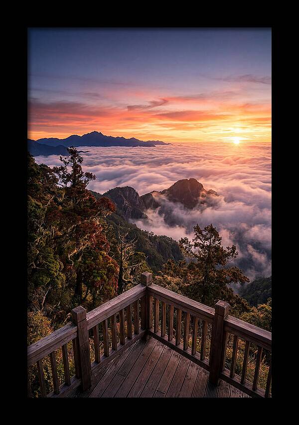 Alishan Sunrise Over Clouds