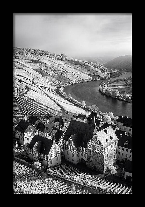 Bernkastel Kues Overlooking Mosel Valley