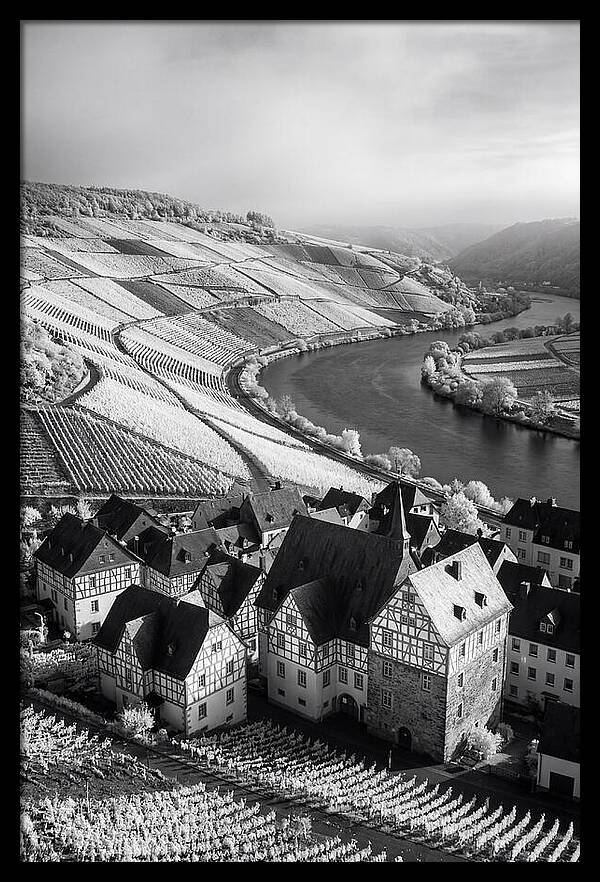 Bernkastel Kues Overlooking Mosel Valley