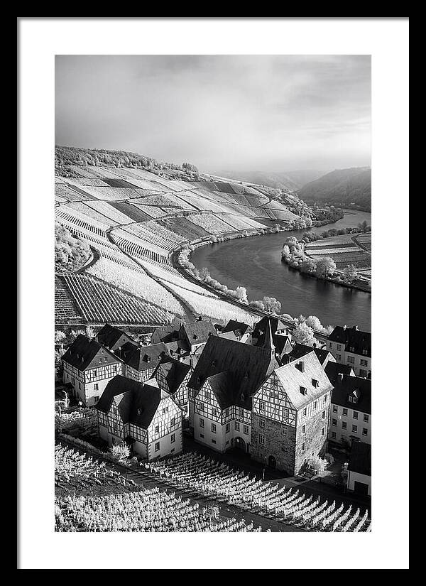 Bernkastel Kues Overlooking Mosel Valley