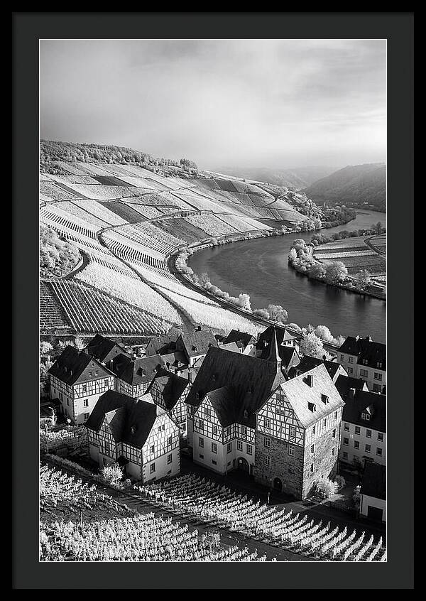 Bernkastel Kues Overlooking Mosel Valley