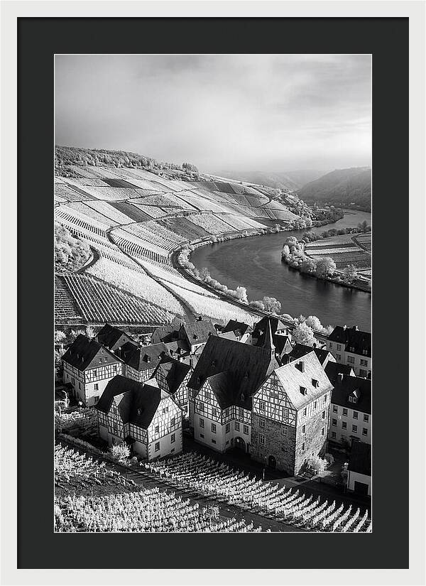 Bernkastel Kues Overlooking Mosel Valley