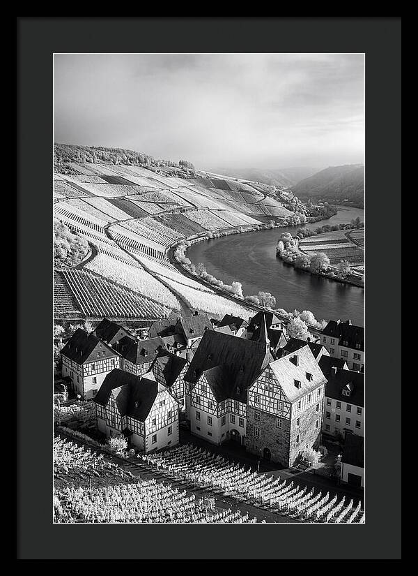 Bernkastel Kues Overlooking Mosel Valley