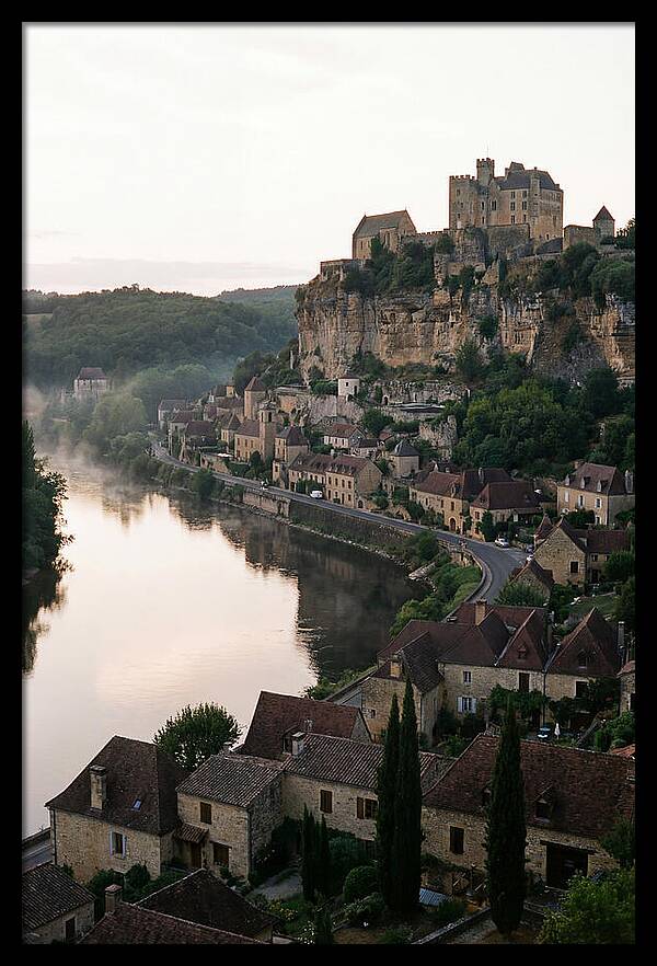 Beynac Castle Overlooking Dordogne