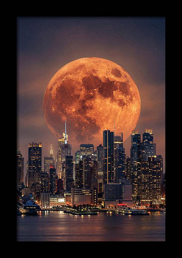 Celestial Glow Above Urban Horizon