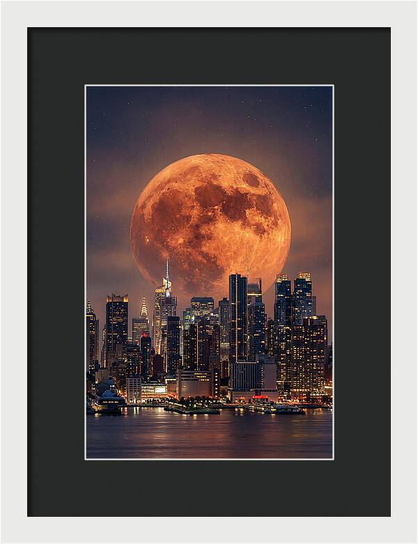 Celestial Glow Above Urban Horizon
