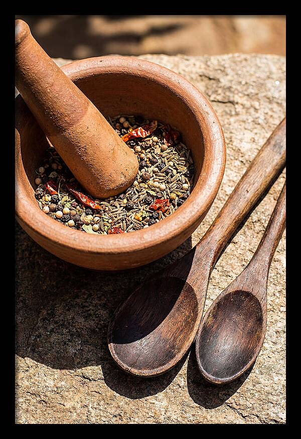 Ceramic Mortar With Spice Blend