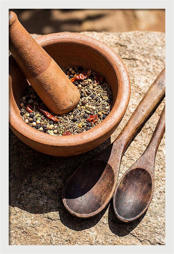 Ceramic Mortar With Spice Blend