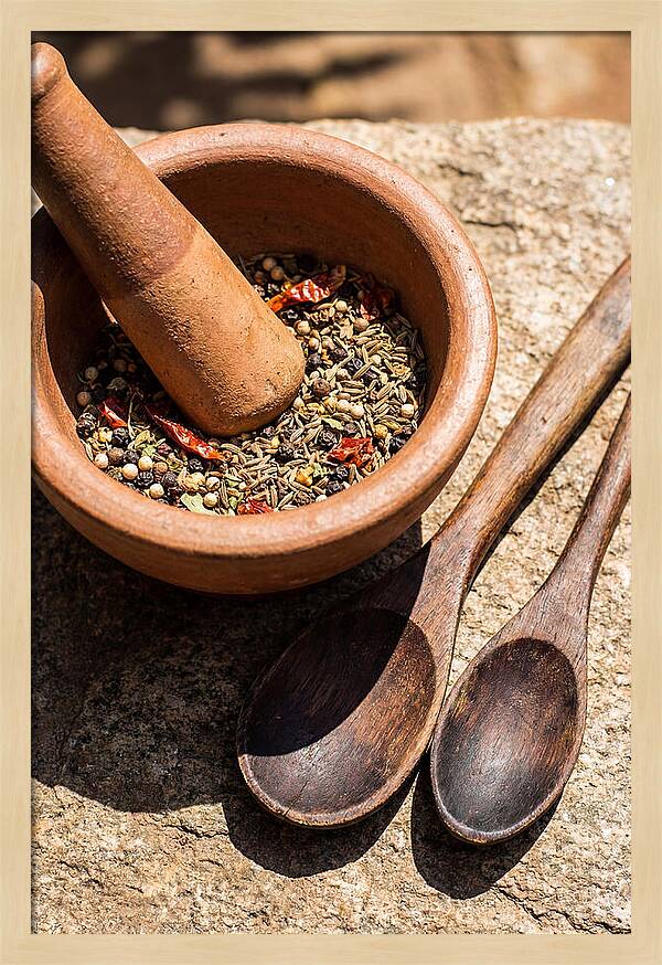 Ceramic Mortar With Spice Blend