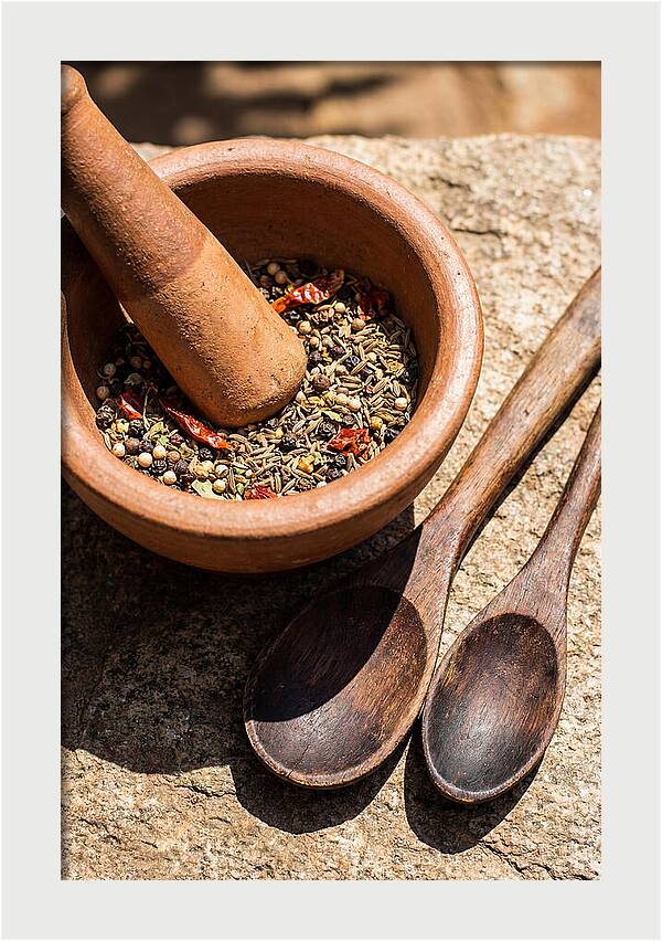 Ceramic Mortar With Spice Blend