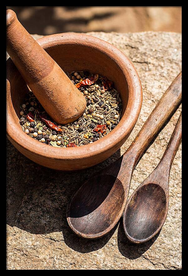 Ceramic Mortar With Spice Blend