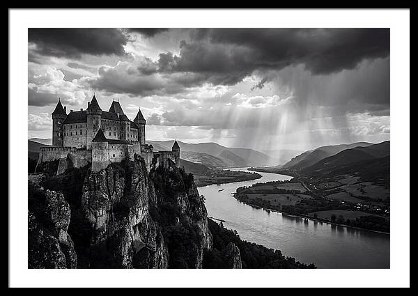 Chateau Beynac Overlooking The Valley