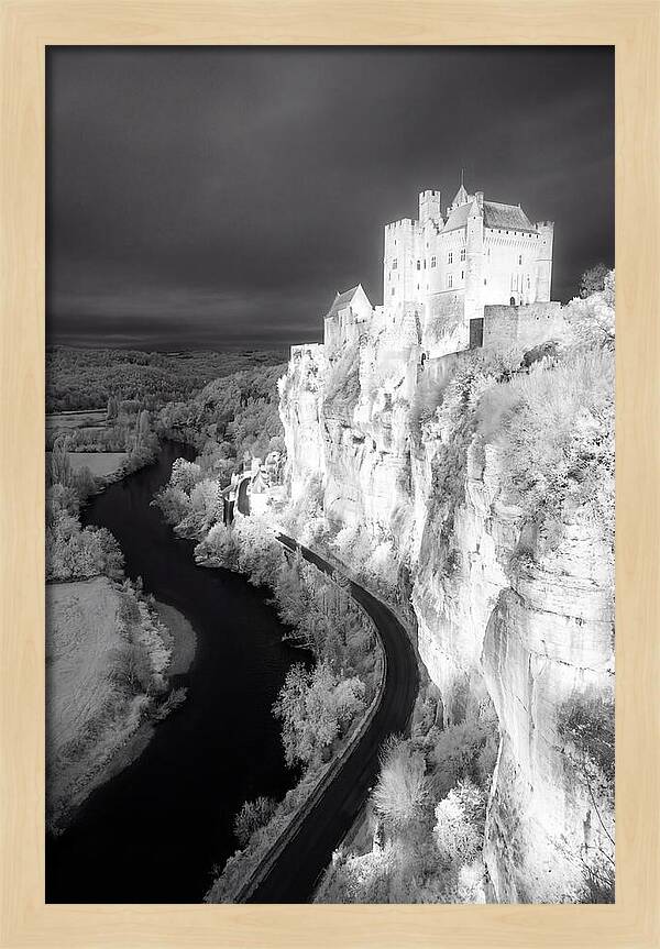 Chateau De Beynac Overlooking Dordogne River