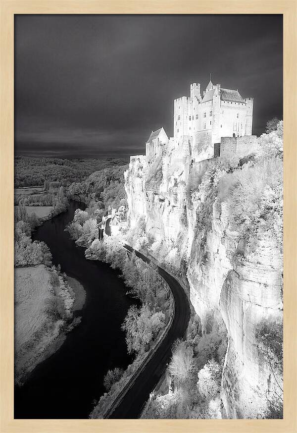 Chateau De Beynac Overlooking Dordogne River