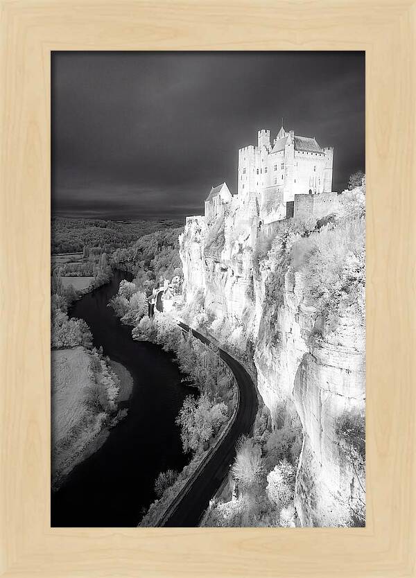 Chateau De Beynac Overlooking Dordogne River