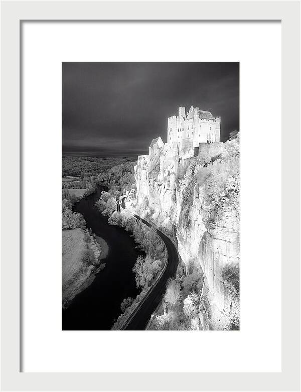 Chateau De Beynac Overlooking Dordogne River