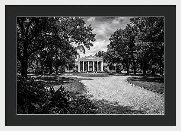 Colonial Elegance Amidst Nature