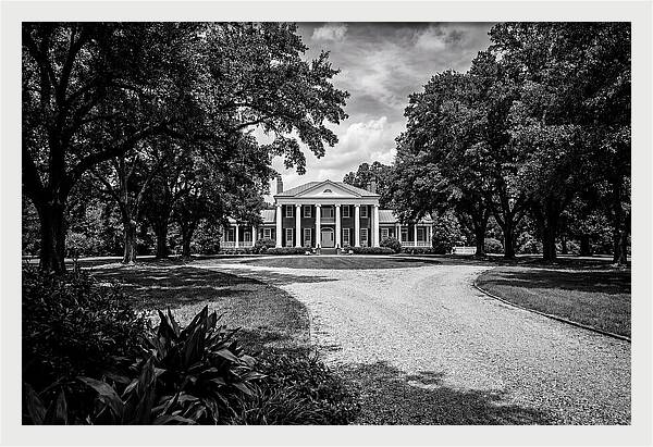 Colonial Elegance Amidst Nature
