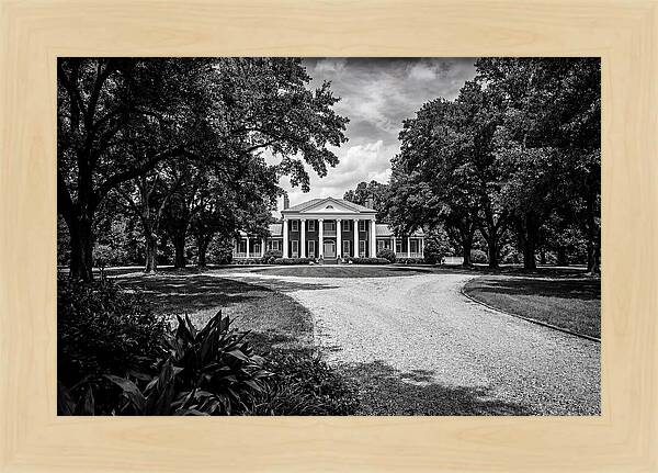 Colonial Elegance Amidst Nature