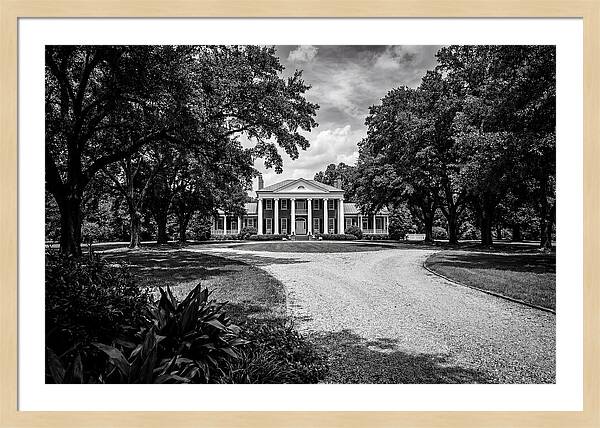 Colonial Elegance Amidst Nature