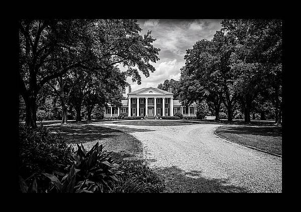 Colonial Elegance Amidst Nature