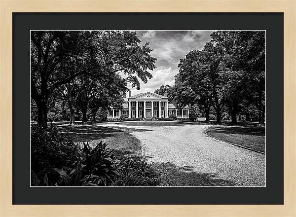 Colonial Elegance Amidst Nature
