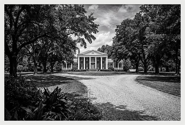 Colonial Elegance Amidst Nature