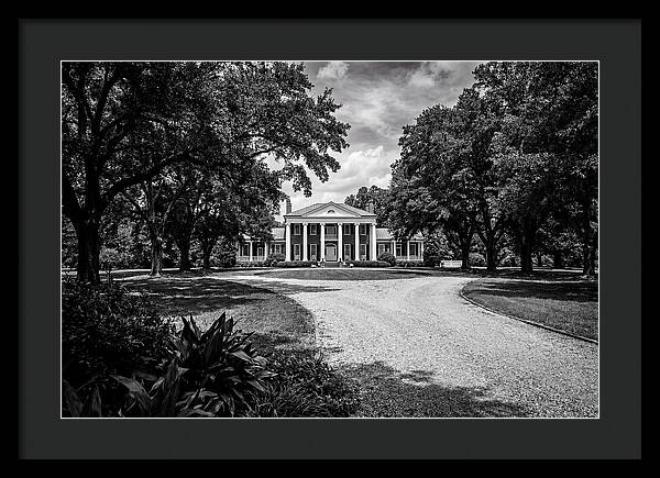 Colonial Elegance Amidst Nature
