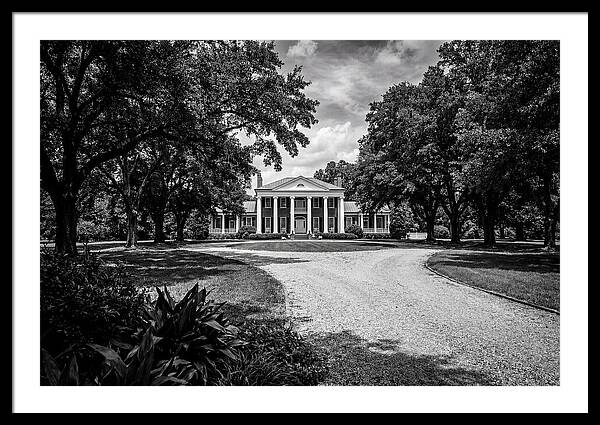 Colonial Elegance Amidst Nature