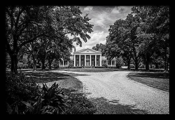 Colonial Elegance Amidst Nature