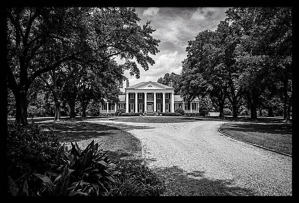 Colonial Elegance Amidst Nature