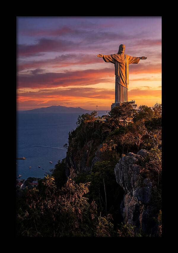 Cristo Rei At Sunset