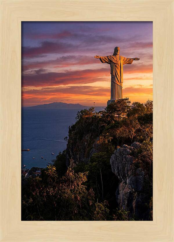 Cristo Rei At Sunset