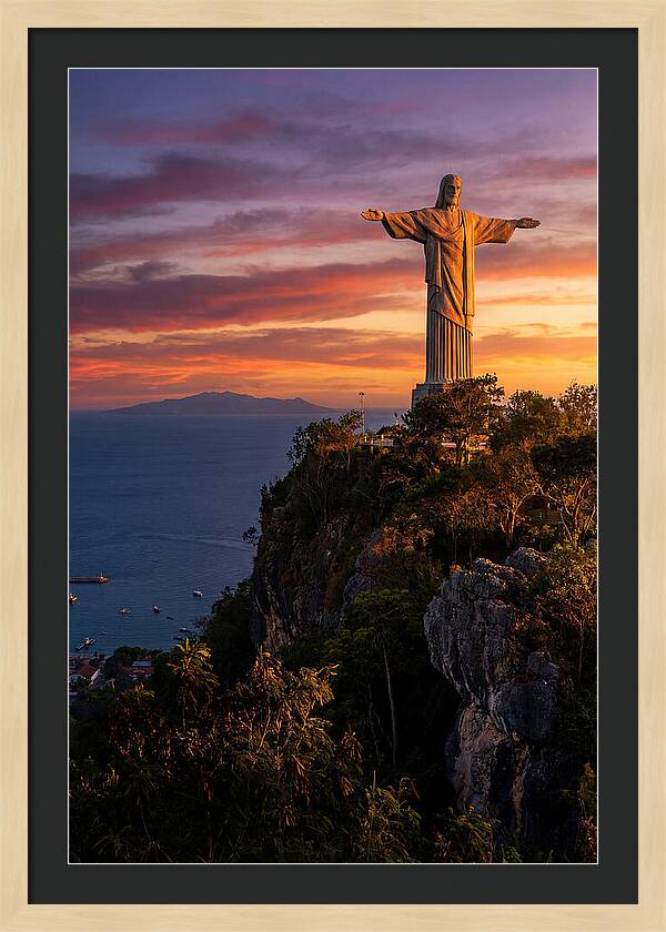Cristo Rei At Sunset