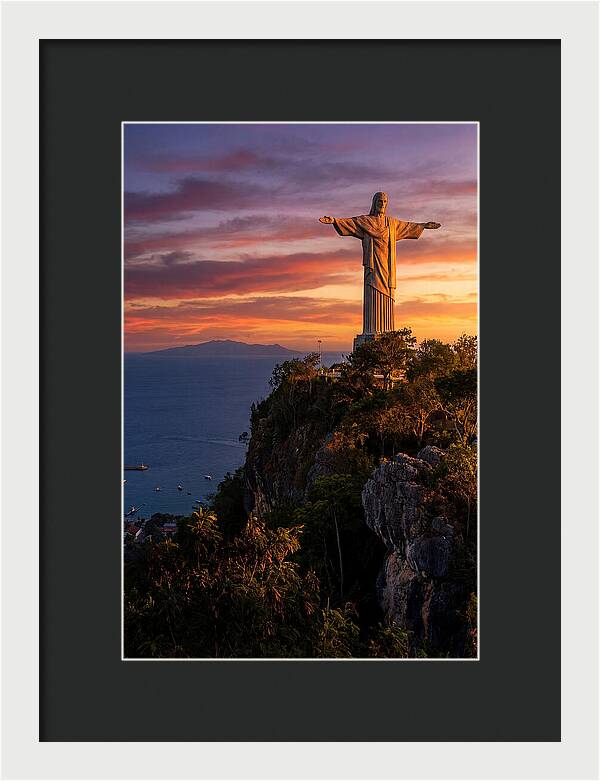 Cristo Rei At Sunset