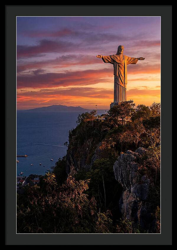 Cristo Rei At Sunset