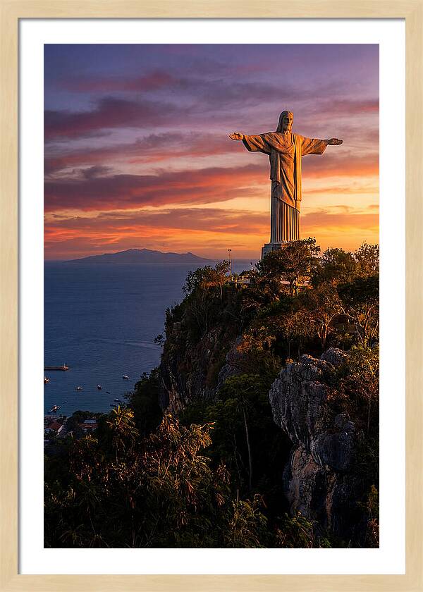 Cristo Rei At Sunset