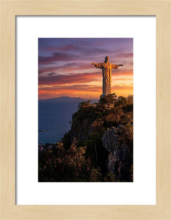 Cristo Rei At Sunset
