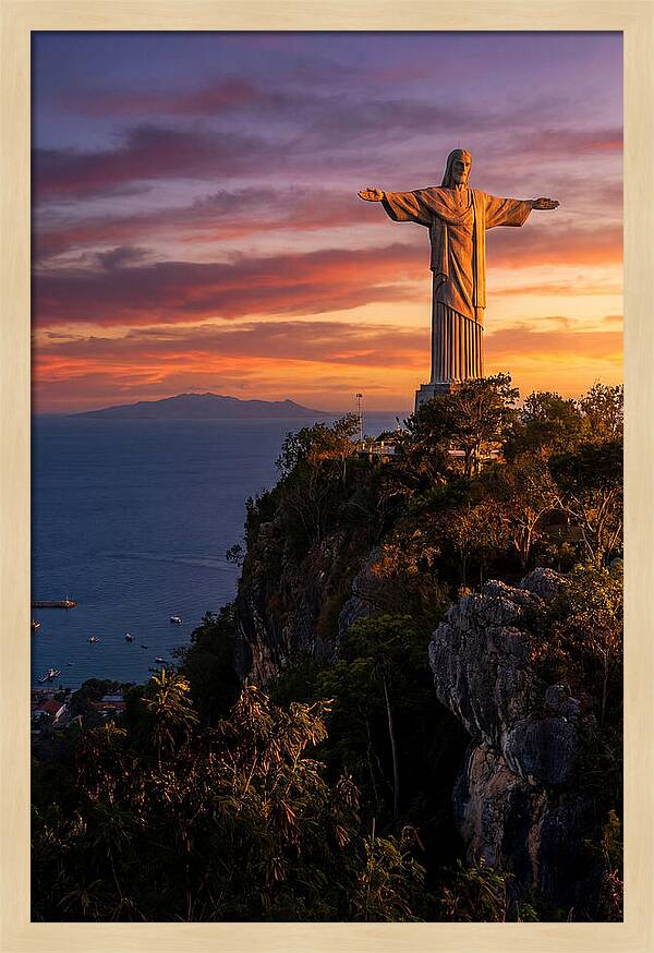 Cristo Rei At Sunset