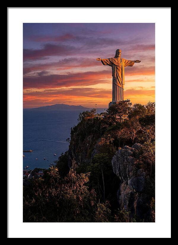 Cristo Rei At Sunset