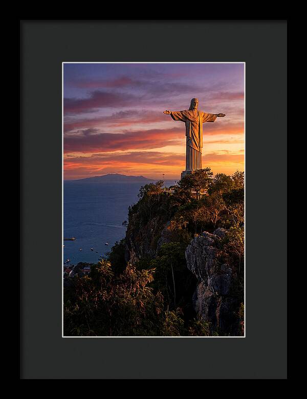 Cristo Rei At Sunset