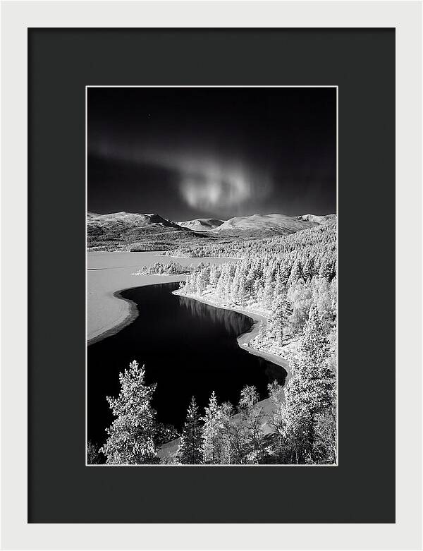 Dancing Lights Over Tornetrask Lake