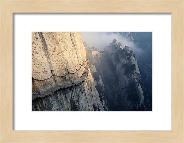 Daring Plank Walk On Mount Hua