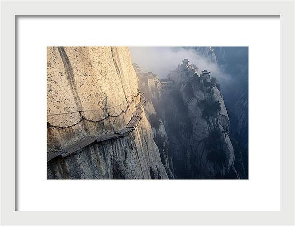 Daring Plank Walk On Mount Hua