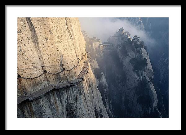 Daring Plank Walk On Mount Hua