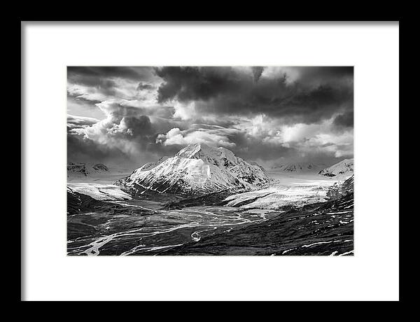 Denalis Majestic Arctic Expanse