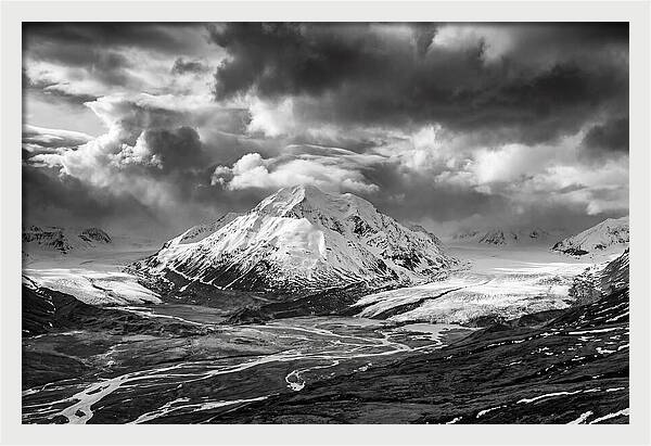 Denalis Majestic Arctic Expanse