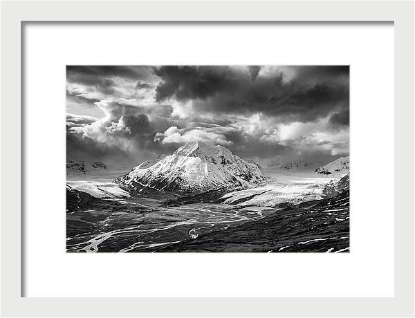 Denalis Majestic Arctic Expanse