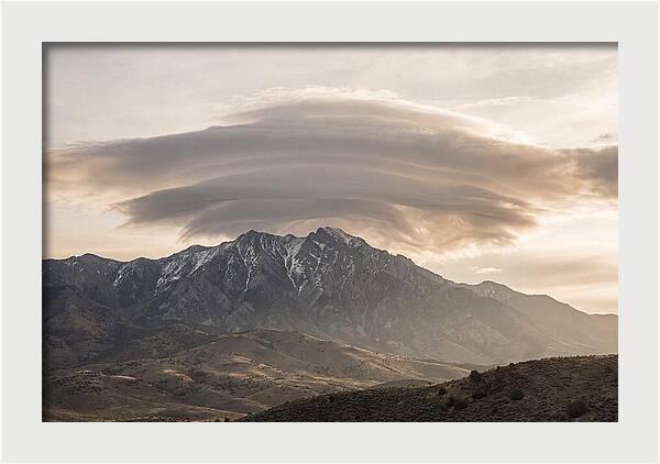 Dramatic Lenticular Cloud Formation