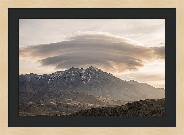 Dramatic Lenticular Cloud Formation